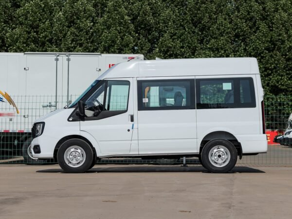 Jiangling Fushun 2025 2.0T manual diesel short-axle low-top commuter version 9-seater lift-up tailgate (rear air conditioning) - Image 2