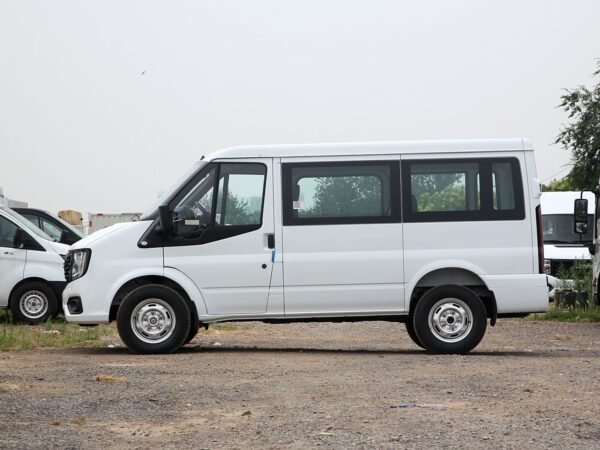 Jiangling Fushun 2023 2.0T manual short-axle low-top commercial multi-purpose passenger car 6 seats double tailgate - Image 2