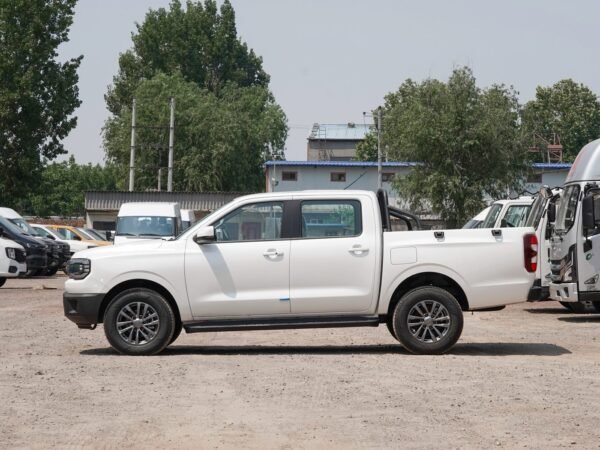 Yuhu 2025 model short-axle double-row diesel AT four-wheel drive - Image 2