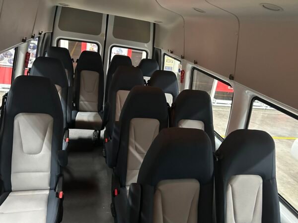 Jiangling Fushun 2023 2.0T automatic ordinary long-axis high-top 10-15 seats - Image 2