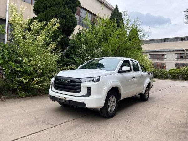 Baodian 2023 2.5T Diesel Four-wheel Drive Premium Edition Standard Wheelbase JX4D25A6L