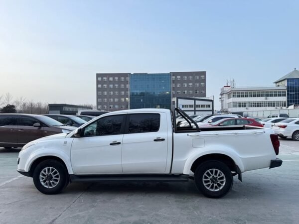 Yuhu 3 2018 1.8T gasoline two-wheel drive luxury version long wheelbase - Image 2