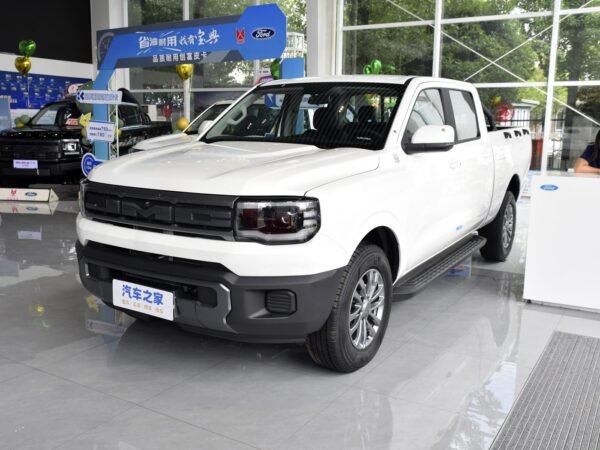 Yuhu 2025 model long-axis double-row diesel MT four-wheel drive