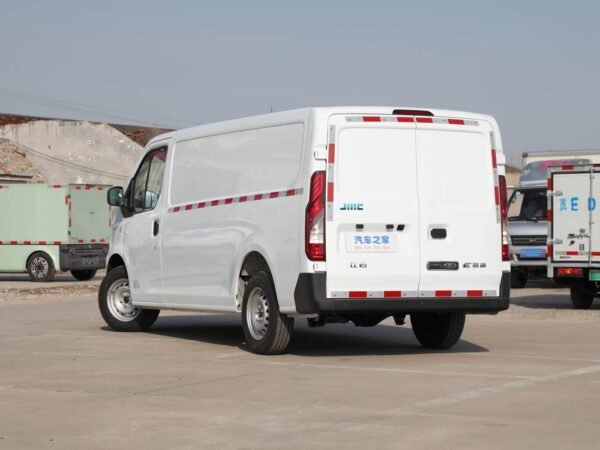 E Fushun 2025 model blind window version 53.58kwh mid-axle low roof 3.0 tons - Image 3