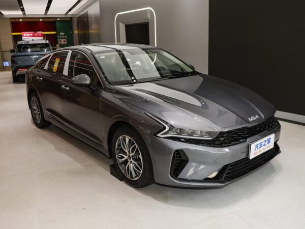 Kia K5 2025 1.5T Luxury Edition - Image 3