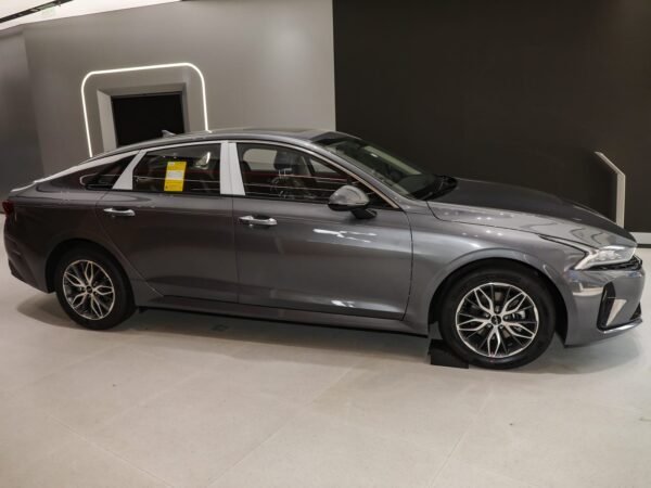 Kia K5 2025 1.5T Luxury Edition - Image 2