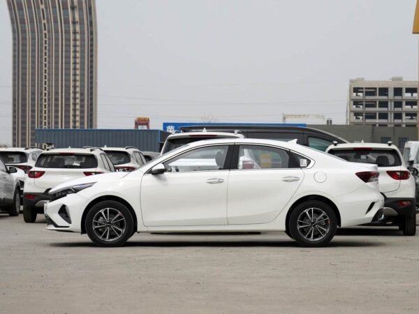 Kia K3 2024 1.5LCVT Luxury Smart Edition - Image 2