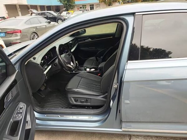 Passat 2022 330TSI Starry Sky Elite Edition - Image 2