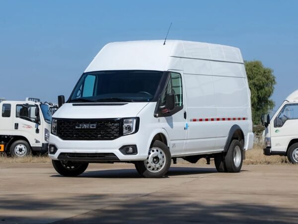 2025 2.0T manual diesel long-axle high-top heavy-duty version 2/3 seats